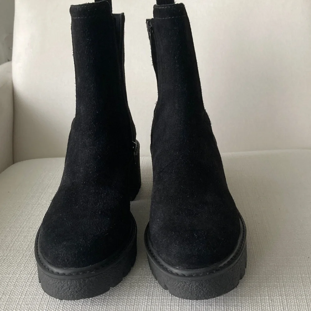 Chelsea & Violet Black Textured Ankle Boots